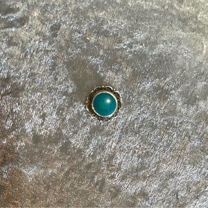 Vintage Elegant Silver and Turquoise Ring Top - no band